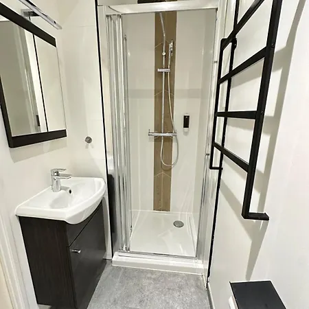 Grande Maison Avec Jacuzzi - 25 Personnes - Wifi * Villenave-dʼOrnon