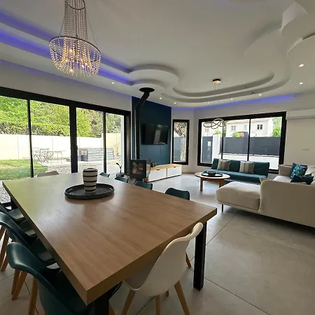 Grande Maison Avec Jacuzzi - 25 Personnes - Wifi * Villenave-dʼOrnon
