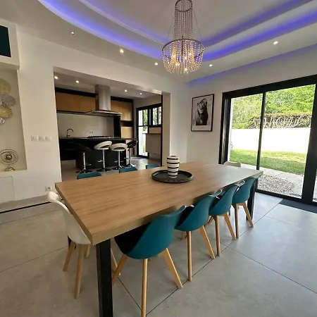 Grande Maison Avec Jacuzzi - 25 Personnes - Wifi ヴィラ