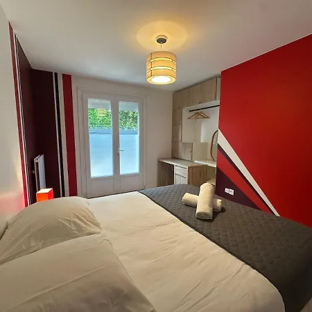 Grande Maison Avec Jacuzzi - 25 Personnes - Wifi * Villenave-dʼOrnon