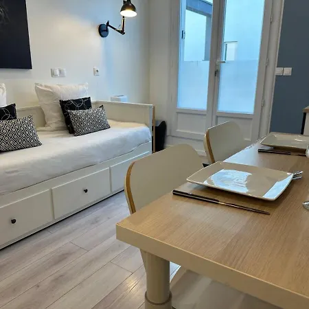 Grande Maison Avec Jacuzzi - 25 Personnes - Wifi Villa *