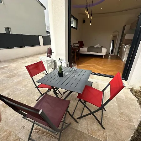 Grande Maison Avec Jacuzzi - 25 Personnes - Wifi ヴィルナーヴ・ドルノン