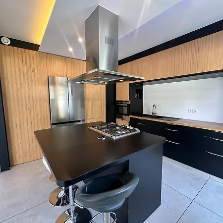 Grande Maison Avec Jacuzzi - 25 Personnes - Wifi * Villenave-dʼOrnon