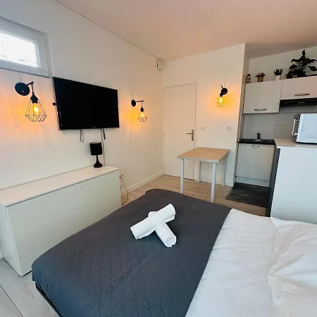Grande Maison Avec Jacuzzi - 25 Personnes - Wifi Villenave-dʼOrnon